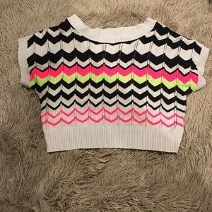 A cropped short sleeve shirt!